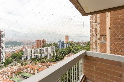 Apartamento de 3 alcobas en venta en El Poblado, Medellín, 58 m² · foto 6 de 19