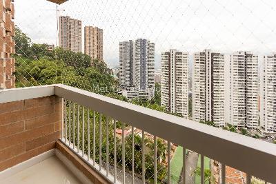 Apartamento de 3 alcobas en venta en El Poblado, Medellín, 58 m² · foto 7 de 19