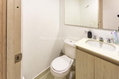 Apartamento de 3 alcobas en venta en El Poblado, Medellín, 58 m² · foto 8 de 19
