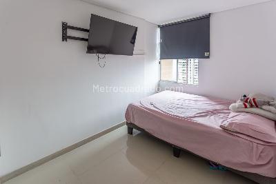 Apartamento de 3 alcobas en venta en El Poblado, Medellín, 58 m² · foto 10 de 19