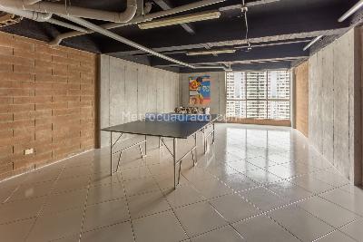 Apartamento de 3 alcobas en venta en El Poblado, Medellín, 58 m² · foto 18 de 19