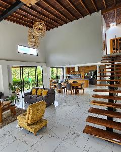Casa de 4 alcobas en venta en Bello Cabecera Municipal, Bello, 280 m² · foto 2 de 13