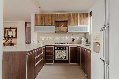 Apartamento de 3 alcobas en arriendo en Las Lomas No 2, Medellín, 150 m² · foto 4 de 20