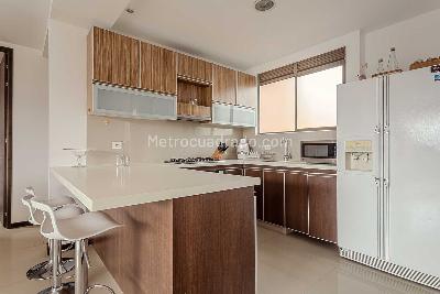 Apartamento de 3 alcobas en arriendo en Las Lomas No 2, Medellín, 150 m² · foto 5 de 20