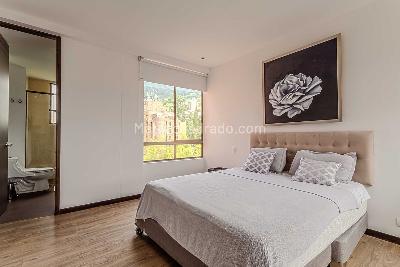 Apartamento de 3 alcobas en arriendo en Las Lomas No 2, Medellín, 150 m² · foto 10 de 20