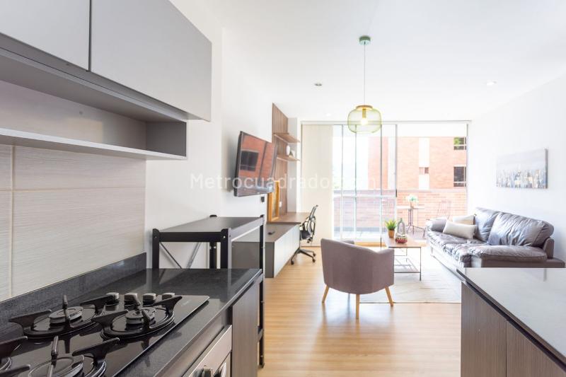 Estudio Amoblado de 1 Alcoba con Terraza en Los Balsos No 1 - 7