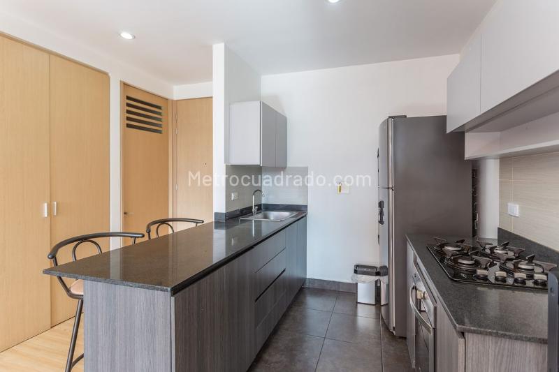 Estudio Amoblado de 1 Alcoba con Terraza en Los Balsos No 1 - 8