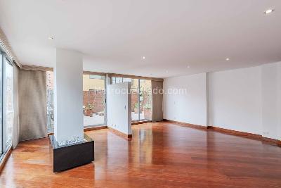 Apartamento de 3 alcobas en venta en Santa Paula, Bogotá, 138 m² · foto 3 de 17