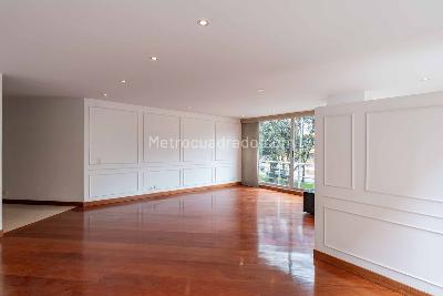 Apartamento de 3 alcobas en venta en Santa Paula, Bogotá, 138 m² · foto 4 de 17