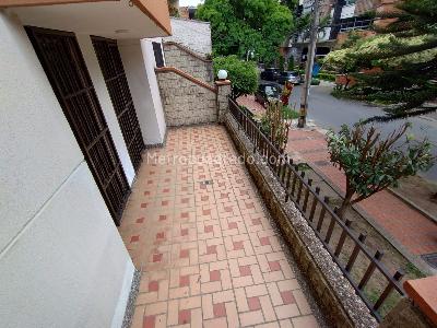Apartamento de 3 alcobas en venta en Laureles, Medellín, 128 m² · foto 13 de 20