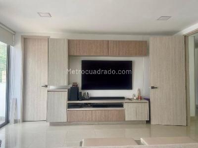 Casa de 4 alcobas en venta en Aguacatal, Cali, 244 m² · foto 8 de 19