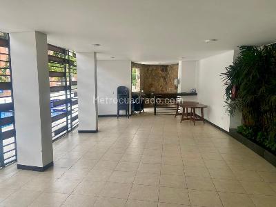 Casa de 4 alcobas en venta en Aguacatal, Cali, 244 m² · foto 18 de 19
