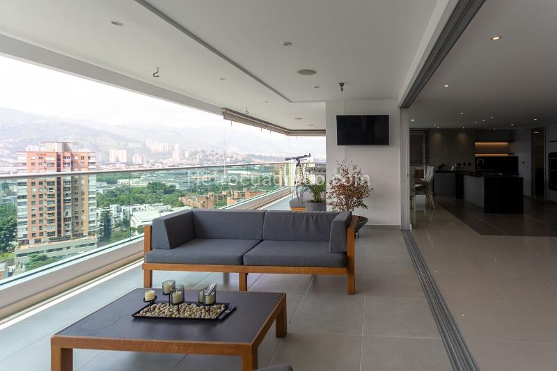 Penthouse Espectacular con Vistas a la Ciudad en Santa María de los Ángeles