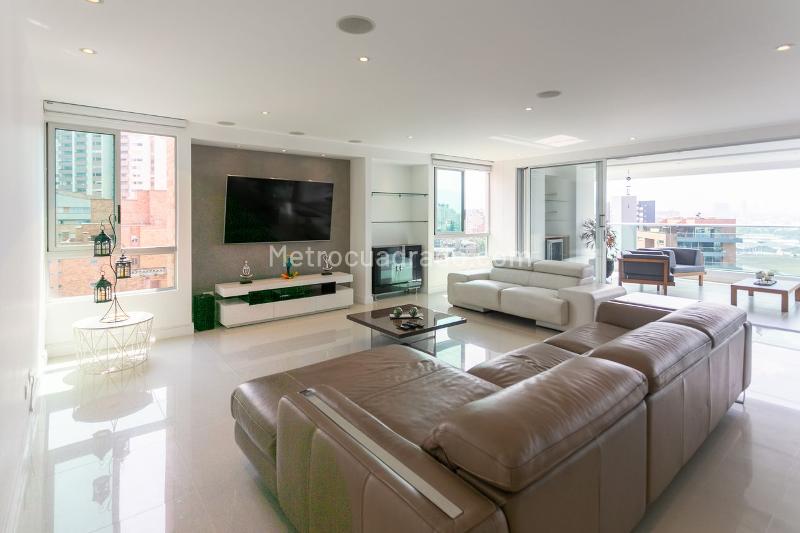 Penthouse Espectacular con Vistas a la Ciudad en Santa María de los Ángeles - 2