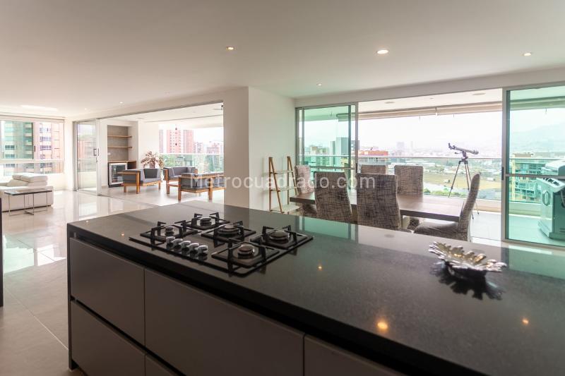 Penthouse Espectacular con Vistas a la Ciudad en Santa María de los Ángeles - 8