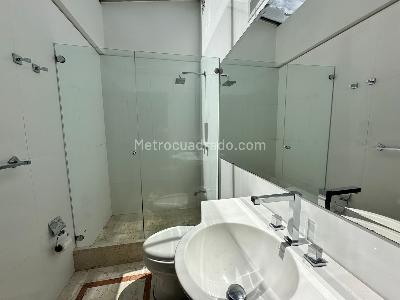 Casa de 4 alcobas en venta en Cerros De Sotileza, Bogotá, 267 m² · foto 17 de 20