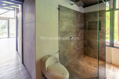 Casa de 3 alcobas en arriendo en Vereda Carrizales, Envigado, 320 m² · foto 19 de 20