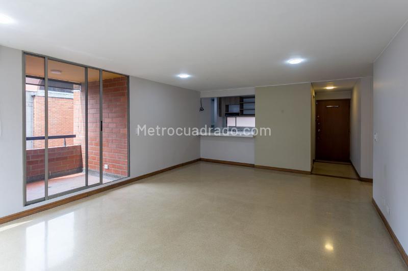 Stylish 2BR Apartment in El Poblado's Heart - 3