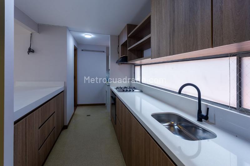 Stylish 2BR Apartment in El Poblado's Heart - 6