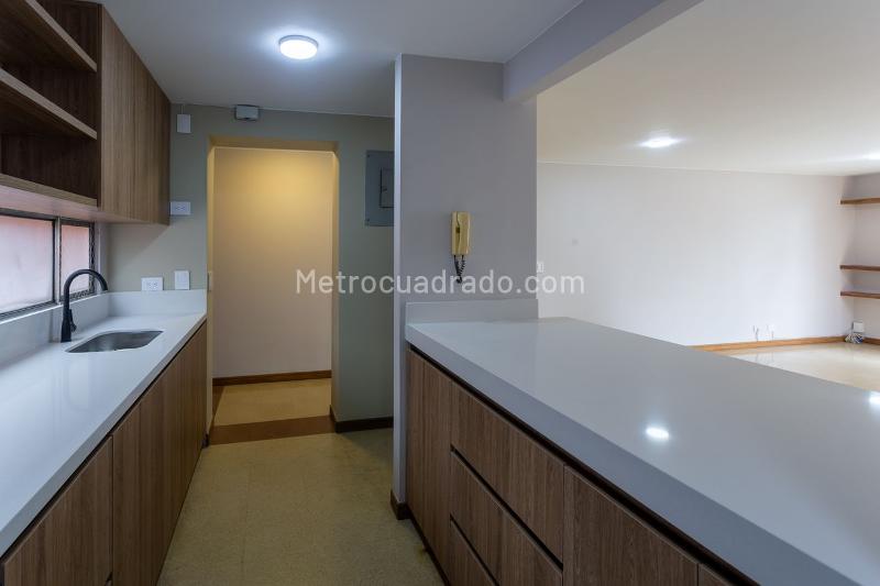 Stylish 2BR Apartment in El Poblado's Heart - 8