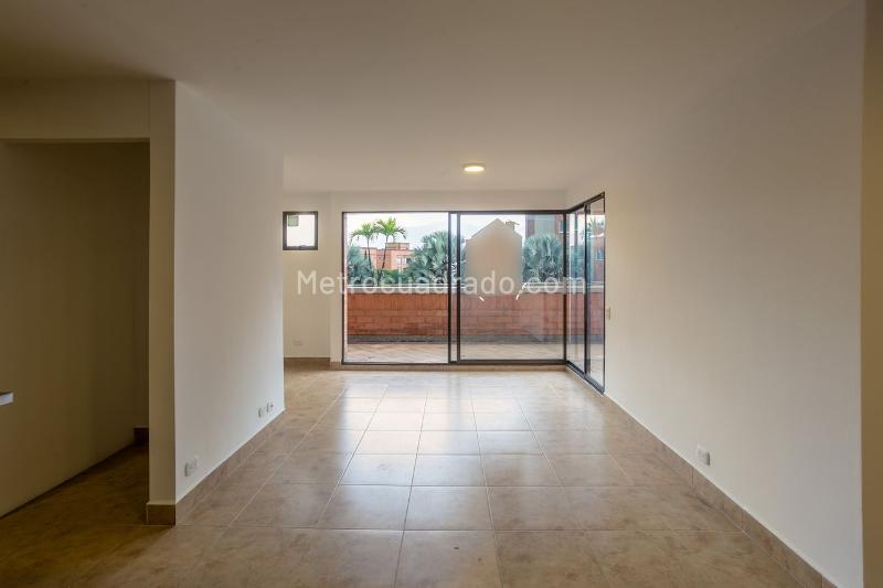 Apartamento de 3 Alcobas con Terraza en El Poblado - 3