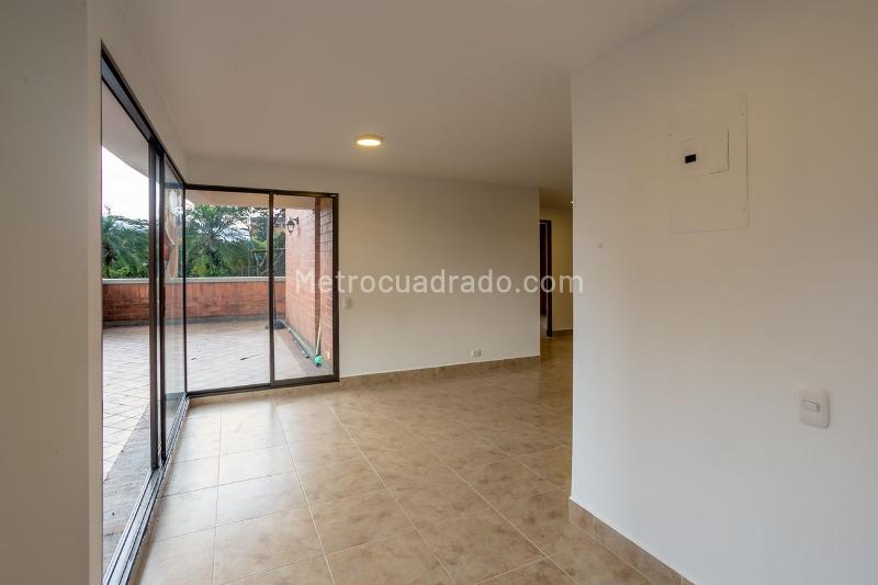 Apartamento de 3 Alcobas con Terraza en El Poblado - 5