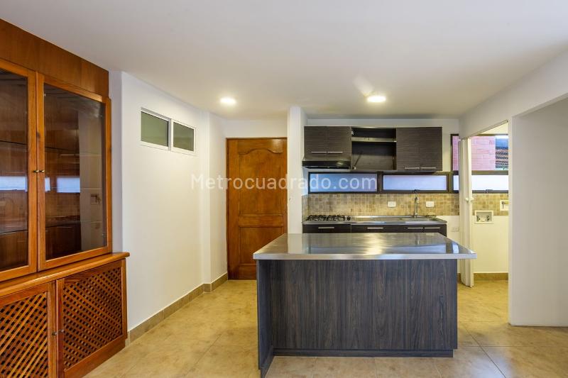 Apartamento de 3 Alcobas con Terraza en El Poblado - 8