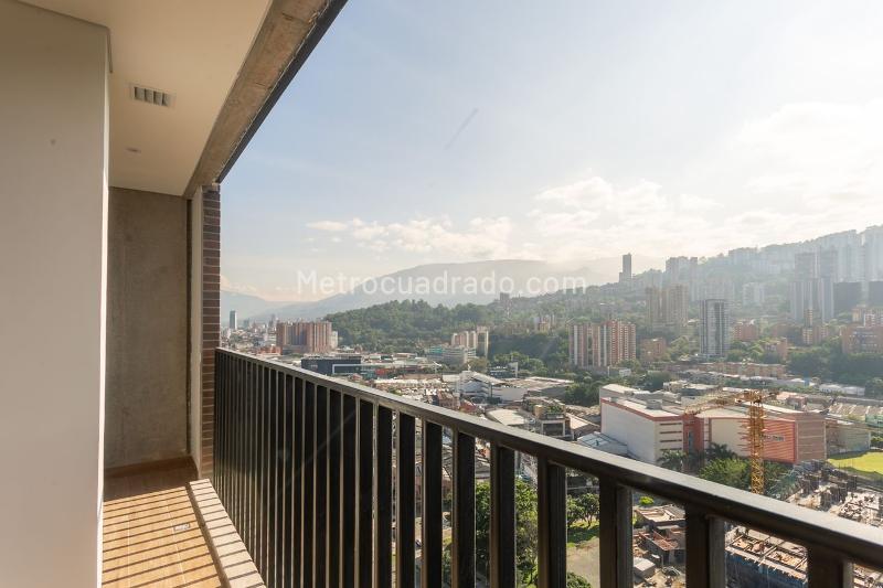 New 2BR Apartment with Pool in Ciudad del Río - 4