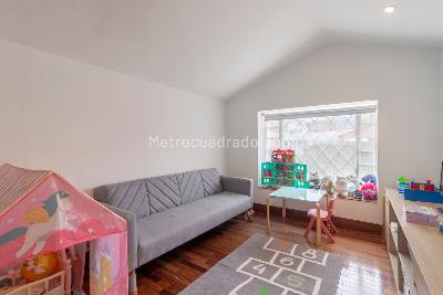 Casa de 4 alcobas en venta en El Recreo De Los Frailes, Bogotá, 300 m² · foto 13 de 20