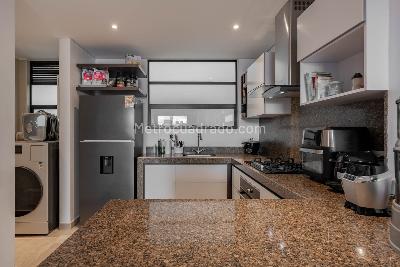 Apartamento en venta en Santa Barbara Occidental, Bogotá · foto 8 de 18