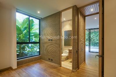 Apartamento de 2 alcobas en venta en El Poblado, Medellín, 233 m² · foto 20 de 20