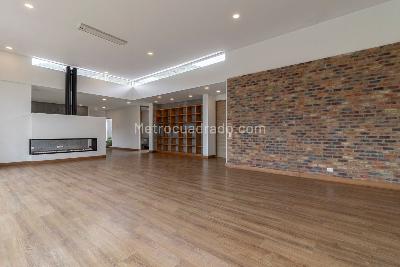Casa de 3 alcobas en venta en La Calera, La Calera, 380 m² · foto 3 de 20