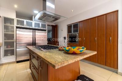 Apartamento de 4 alcobas en venta en Chico Reservado, Bogotá, 400 m² · foto 12 de 20