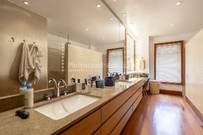 Apartamento de 4 alcobas en venta en Chico Reservado, Bogotá, 400 m² · foto 18 de 20
