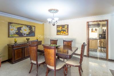 Casa de 5 alcobas en venta en El Poblado, Medellín, 268 m² · foto 8 de 20