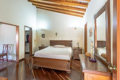Casa de 5 alcobas en venta en El Poblado, Medellín, 268 m² · foto 14 de 20
