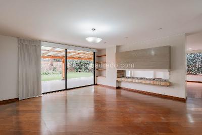 Casa de 5 alcobas en venta en San Jose De Bavaria, Bogotá, 416 m² · foto 3 de 20