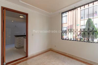 Casa en venta en Mazuren, Bogotá · foto 2 de 19