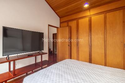 Apartamento de 4 alcobas en venta en Los Rosales, Bogotá, 195 m² · foto 18 de 20