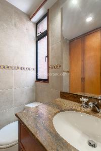 Apartamento de 4 alcobas en venta en Los Rosales, Bogotá, 195 m² · foto 19 de 20