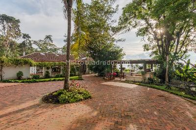 Casa de 3 alcobas en venta en Las Palmas, Medellín, 500 m² · foto 4 de 17