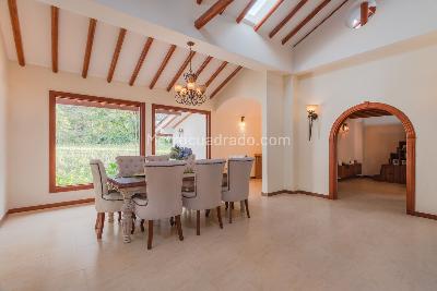 Casa de 3 alcobas en venta en Las Palmas, Medellín, 500 m² · foto 5 de 17