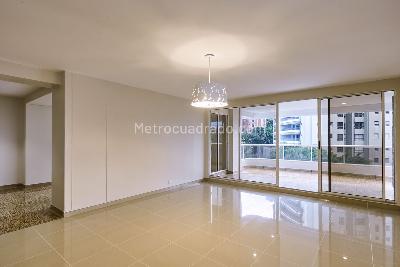 Apartamento en venta en El Poblado, Medellín · foto 4 de 20