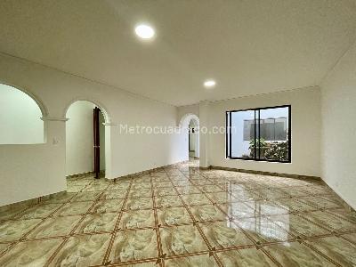 Casa de 5 alcobas en arriendo en Belen, Medellín, 188 m² · foto 14 de 18