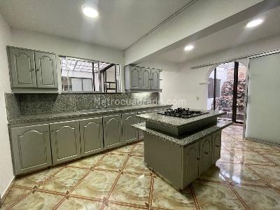 Casa de 5 alcobas en arriendo en Belen, Medellín, 188 m² · foto 3 de 18