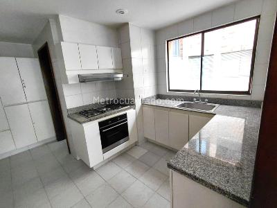 Apartamento de 3 alcobas en venta en Chico Norte Iii Sector, Bogotá, 147 m² · foto 12 de 20