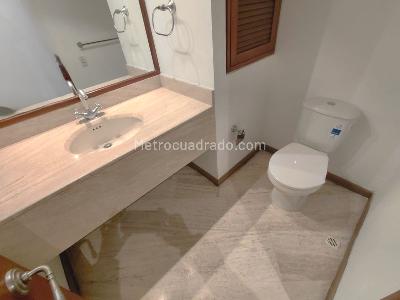 Apartamento de 3 alcobas en venta en Chico Norte Iii Sector, Bogotá, 147 m² · foto 19 de 20