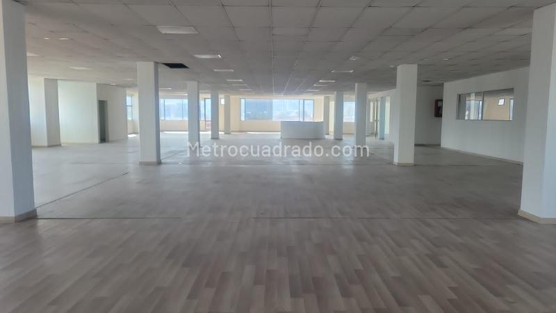 Edificio de Oficinas en Arriendo, EL TOBERIN, Bogotá D.C. - Más