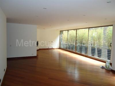 Apartamento de 2 alcobas en venta en Chico El Refugio, Bogotá, 165 m² · foto 7 de 16