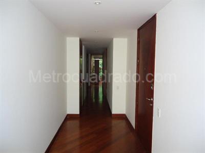 Apartamento de 2 alcobas en venta en Chico El Refugio, Bogotá, 165 m² · foto 8 de 16